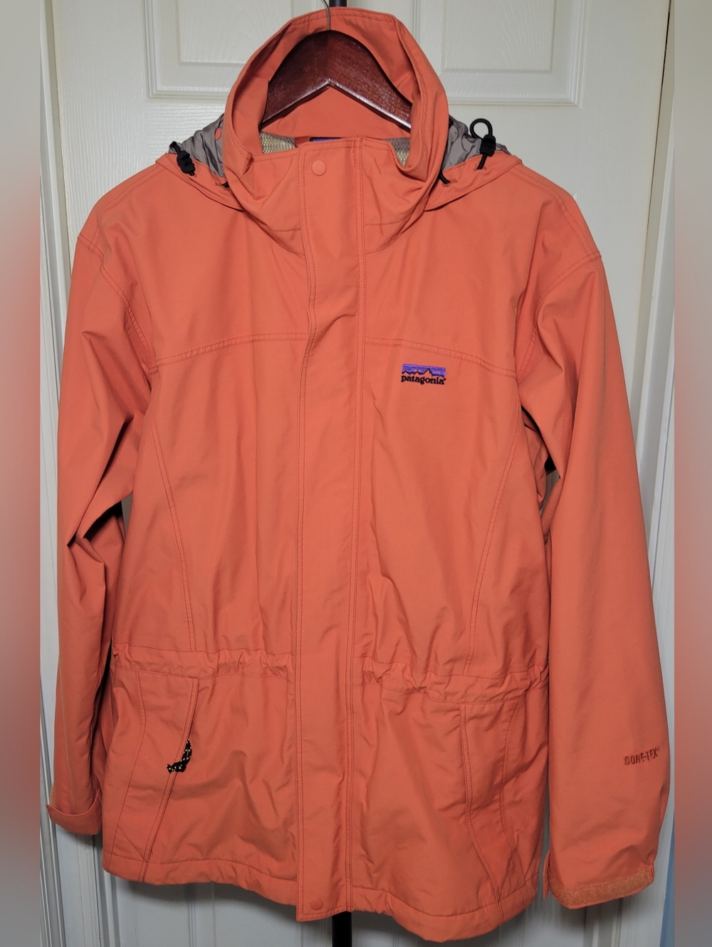 Patagonia Women’s L Gore-Tex Hooded Rain Jacket Orange Waterproof Shell Coat
